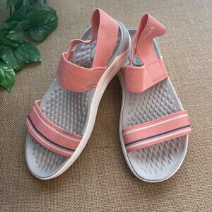 Crocs LiteRide Stretch Sandals - pink, women’s size 5